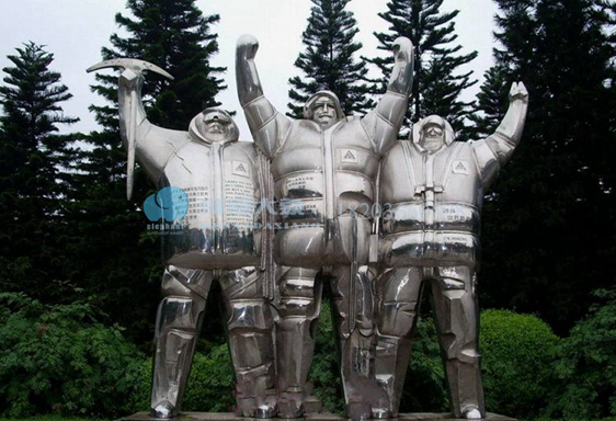 鄭州雕塑廠(chǎng)家怎么樣對(duì)不銹鋼雕塑產(chǎn)品烤漆上色(圖1)