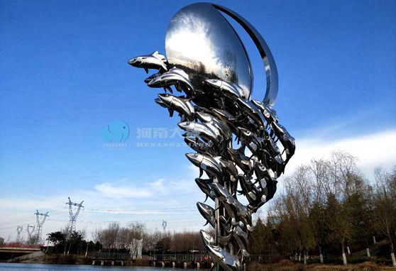 制作河南不銹鋼雕塑怎么找到雕塑廠(chǎng)家呢(圖1)
